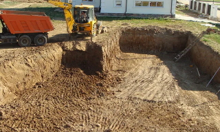 Рытье котлованов под фундамент в Ухте – цена от 2634 руб. за м3 | 2Землекопа-Хта